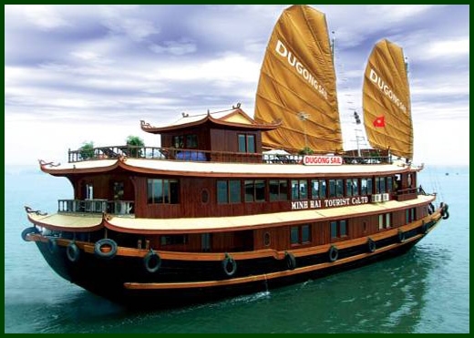 Halong Bay tour - Dugong junk cruise
