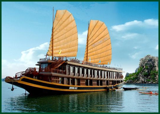 Halong Bay tour - Indochina Sails junk cruise