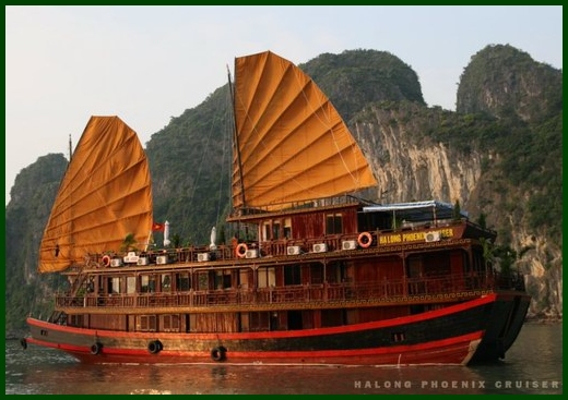 Halong Bay tour - Phoenix junk cruise